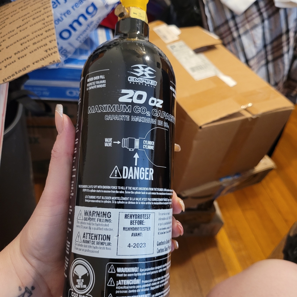 20 oz Black CO2 Tank for Outdoor Games
